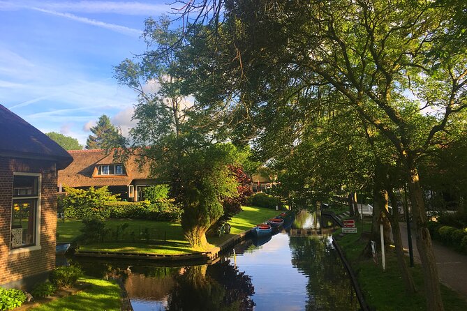 Best of Dutch Countryside: Giethoorn, Windmills, Secret Villages - Zaanse Schans: windmills, green houses, and working traditions