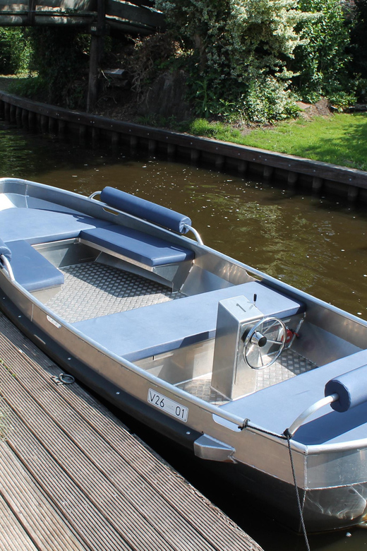 Boatrental 2 Hours 8 Person with Steeringwheel and cushions - Key points before you book