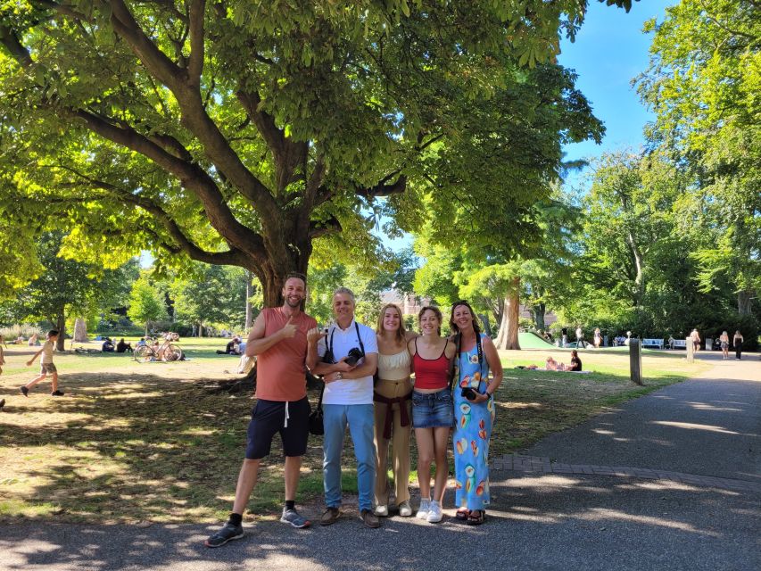 Centre The Hague On Foot with Wonderful Storyteller - 2hr - What the guides do particularly well