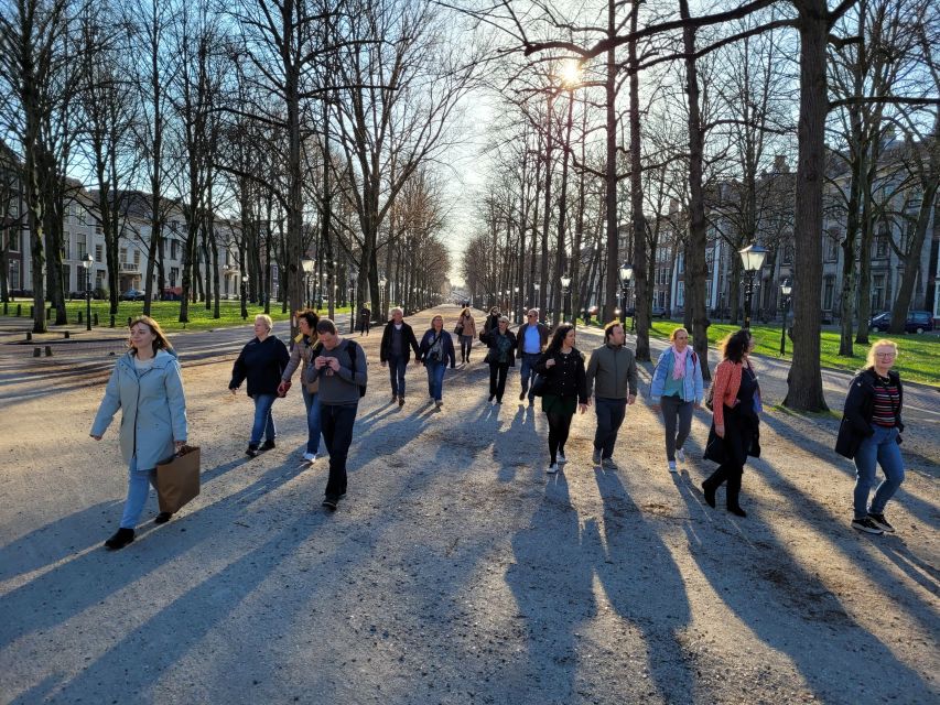 Centre The Hague On Foot with Wonderful Storyteller - 2hr - Starting beside the Bierkade canals