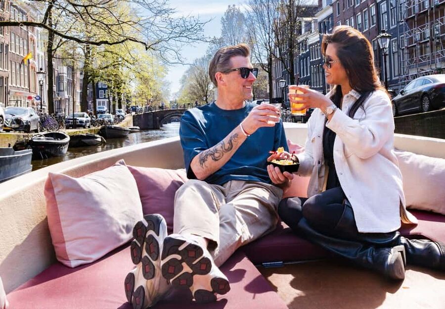 CHEESE AND DRINKS TOUR: A TASTE OF AMSTERDAM ON THE CANALS - Why this short Amsterdam cruise works