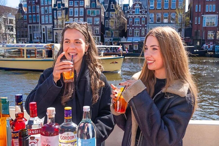CHEESE AND DRINKS TOUR: A TASTE OF AMSTERDAM ON THE CANALS - NEMO Science Museum and Het Scheepvaartmuseum