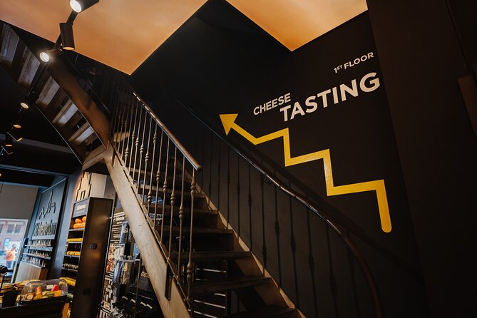 Cheese and Wine tasting in Amsterdam - White wine, red wine, and Port pairings