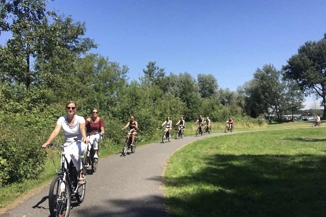 Cheese, Canals & Windmill Countryside E-Bike Tour Amsterdam - Ransdorp and the Nieuwendammerdijk