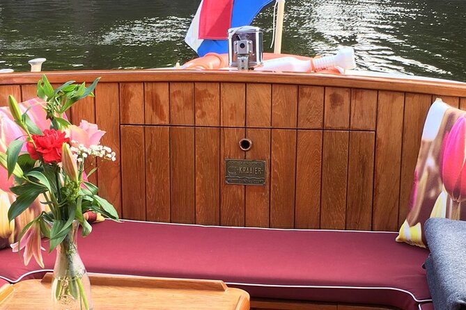 Cruise Amsterdam like a Local — Small Group 12 pax - From the canal ring to the Seven Bridges