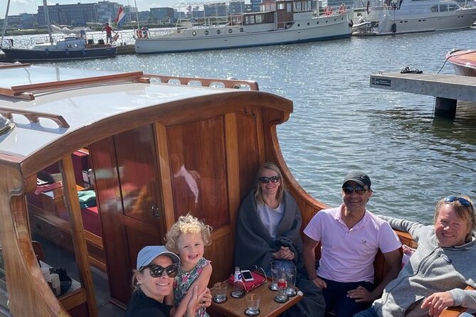 Cruise Amsterdam like a Local — Small Group 12 pax - Meeting Captain Dave at Prinsengracht 397