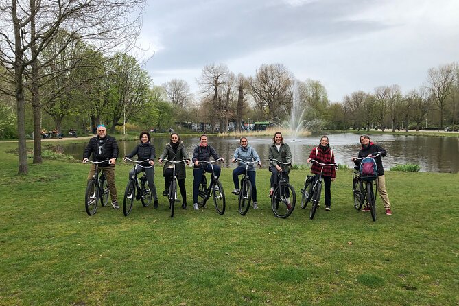 Daily group bike tour in Spanish. - Vondelpark gives the ride breathing room