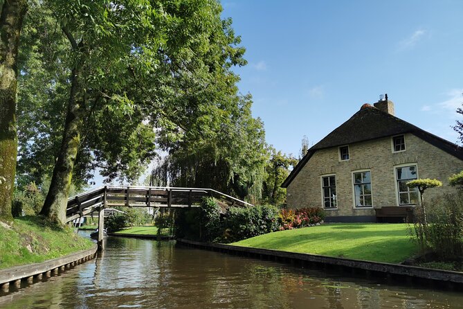 Day Tour Giethoorn, Afsluitdijk and Zaanse Schans with Boat Cruise - Should you book the Giethoorn and Zaanse Schans tour?