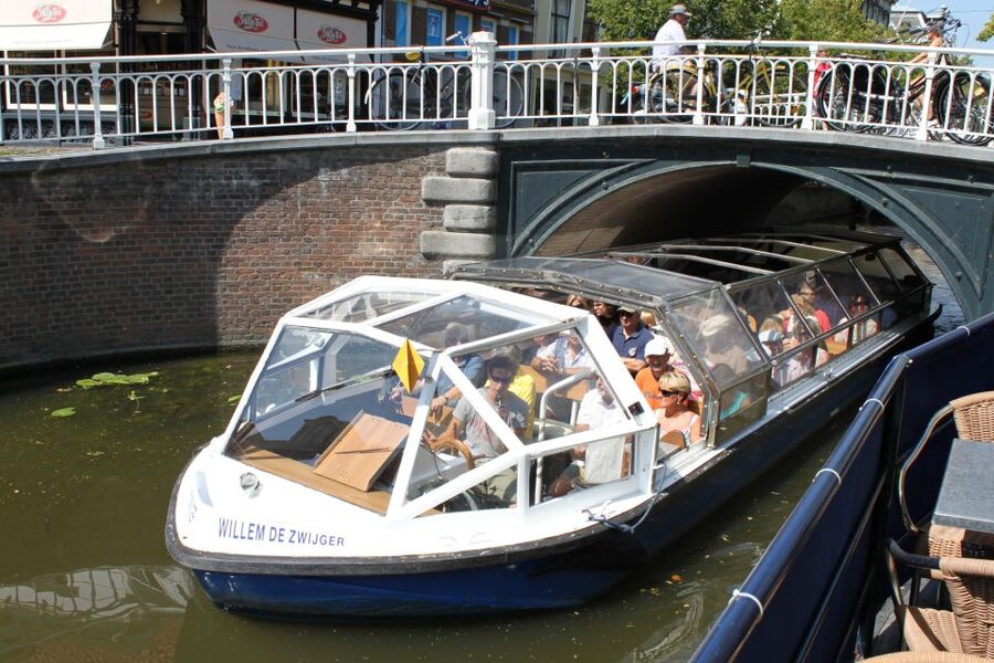 Delft: Canal Cruise with Guided Commentary - Key points to know before booking