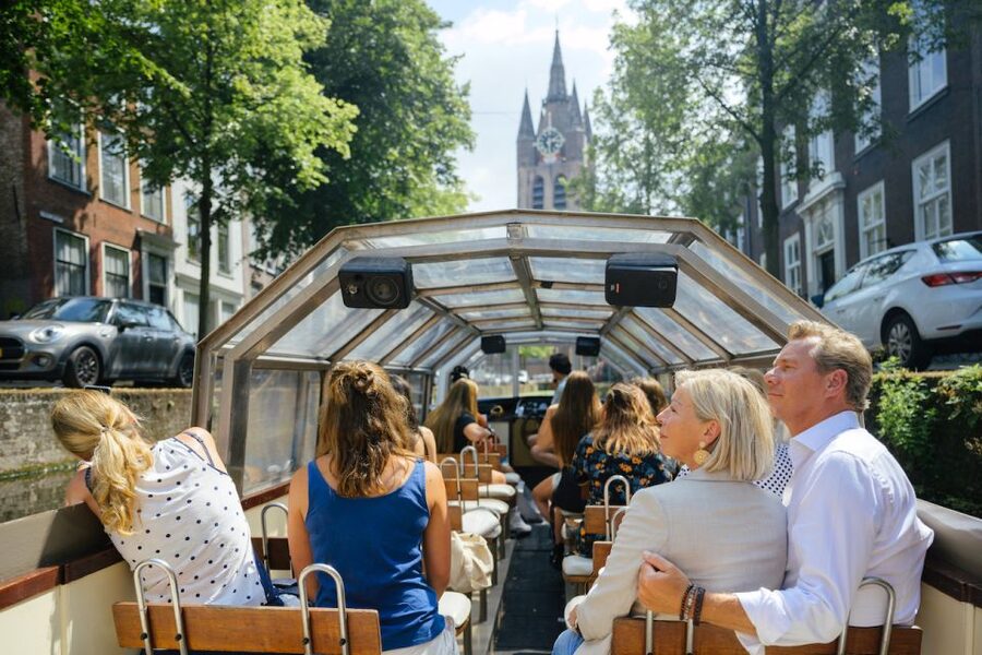 Delft: Canal Cruise with Guided Commentary - The first few canals: a quick introduction to Delft
