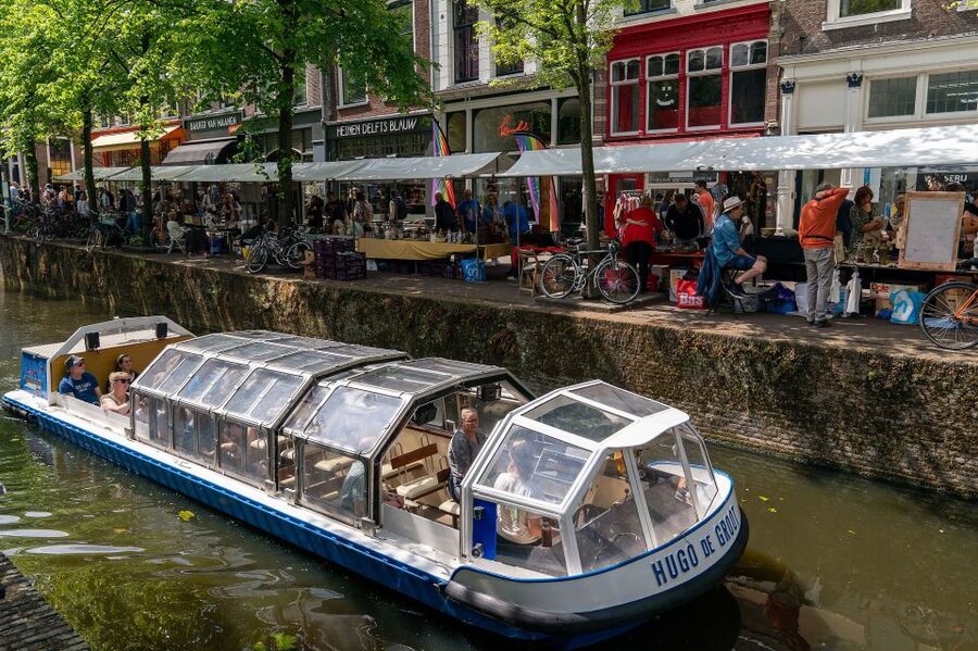 Delft: Canal Cruise with Guided Commentary - What the boat feels like in practice