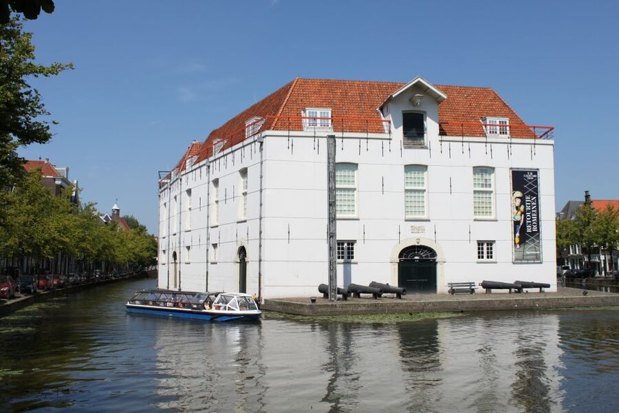 Delft: Canal Cruise with Guided Commentary - Meeting the boat at Koornmarkt 113