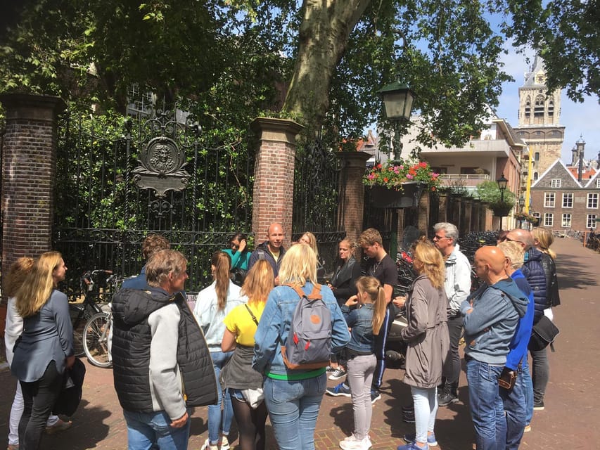 Delft: City Center Walking Tour - Secret corners and Cameretten