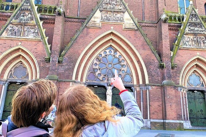 Discover Amsterdam's city center in this Outside Escape game tour - Bloemenmarkt: color with a practical warning