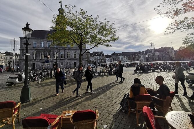 Discover Maastricht with a self-guided Outside Escape city game - The 13th-century gate and Saint Servatius