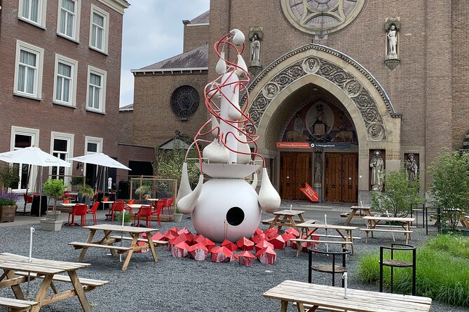 Discover the best spots in Den Bosch with Outside Escape - Hekellaan and a Bird from The Garden of Earthly Delights