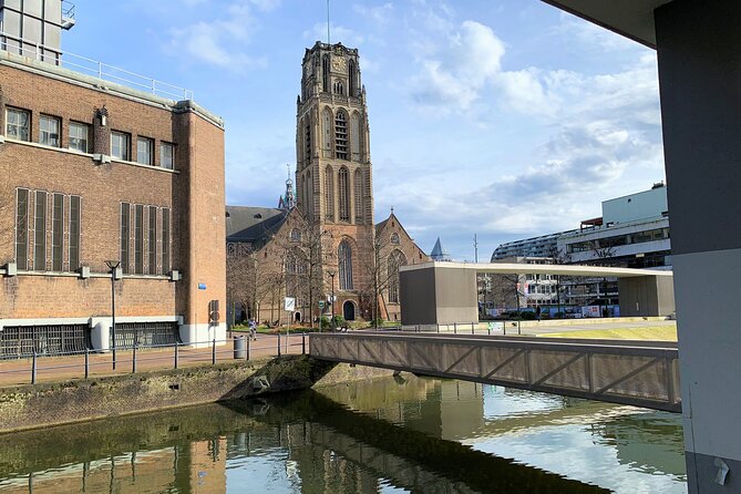 Discover the best spots in Rotterdam with Outside Escape - The modern food market and the old harbor