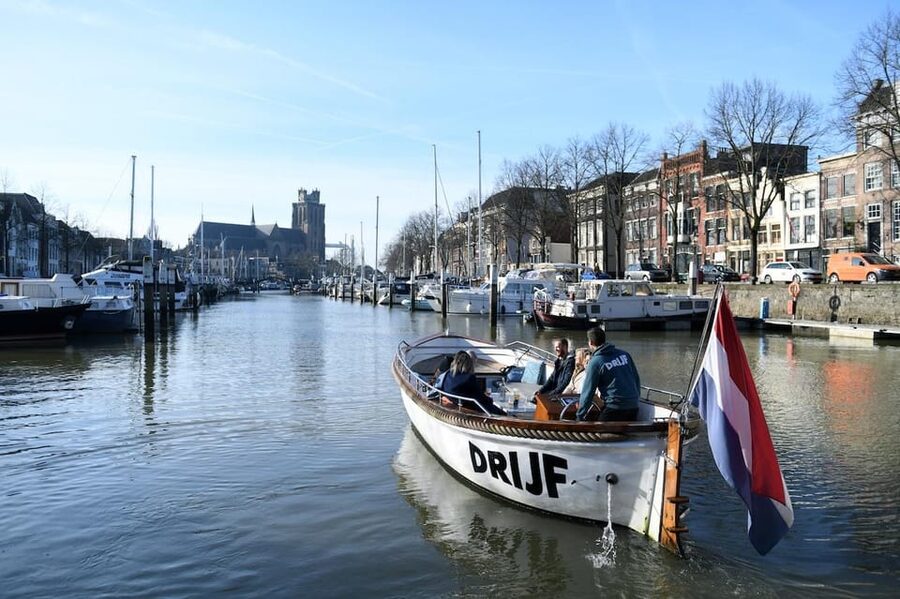 Dordrecht: City Canal Cruise - Toward Groothoofd and the city gate