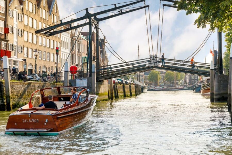 Dordrecht: City Walking Tour with Boat Ride - Who will enjoy this Dordrecht combination?