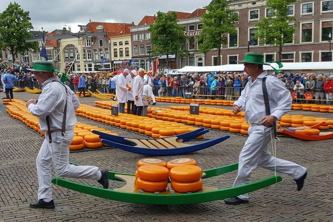 e-Scavenger hunt Alkmaar: Explore the city at your own pace - Is $37.33 a good price for six people?