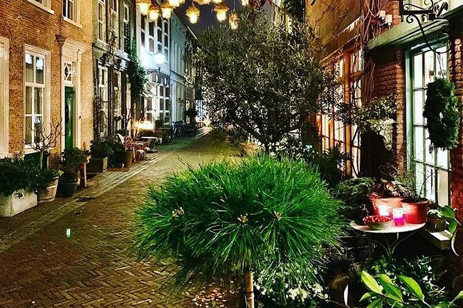 e-Scavenger hunt Bergen op Zoom: Explore the city - Sint Gertrudiskerk above the Grote Markt