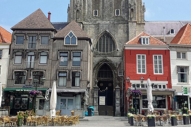 e-Scavenger hunt Bergen op Zoom: Explore the city - Grote Markt and the oldest part of the city