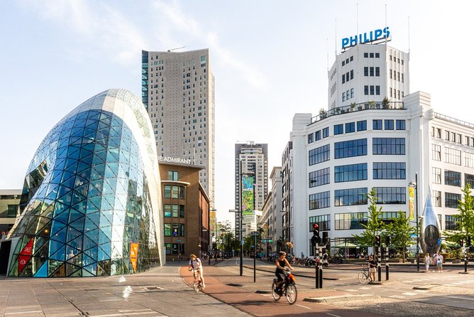 e-Scavenger hunt Eindhoven: Explore the city at your own pace - PSV Museum and DAF Museum: Eindhoven’s working identity