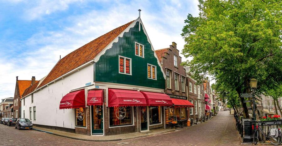 Edam: Edam Cheese Museum Entry Ticket - Using the audio guide to hear Edam’s story