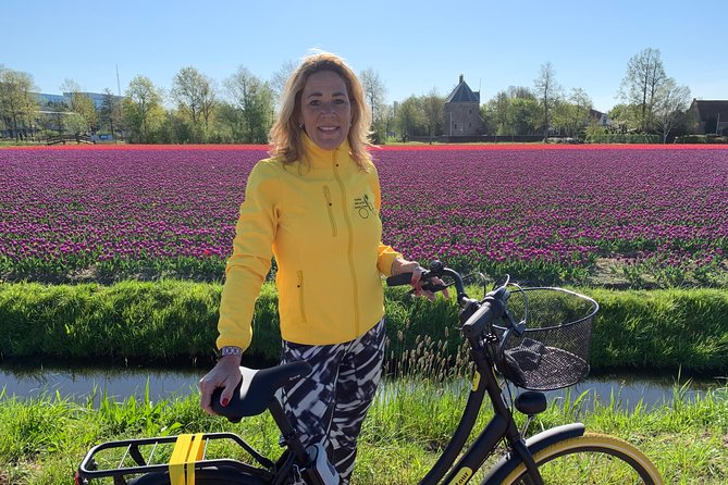 Enjoy the tulip fields by bicycle with a local guide! Tulip bike tour! - Finding the best tulip fields around Lisse