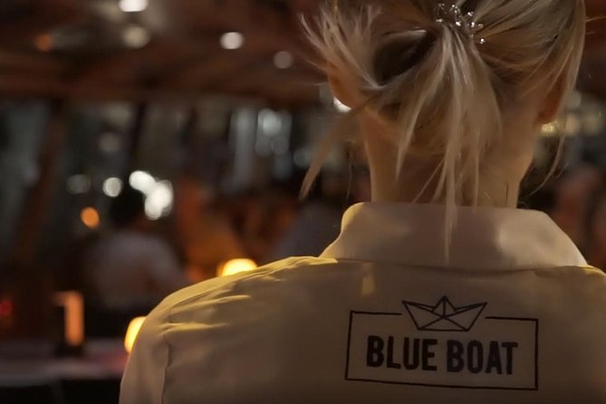Evening Canal Cruise in Amsterdam with Wine & Cheese Option - What the audio guide is really like