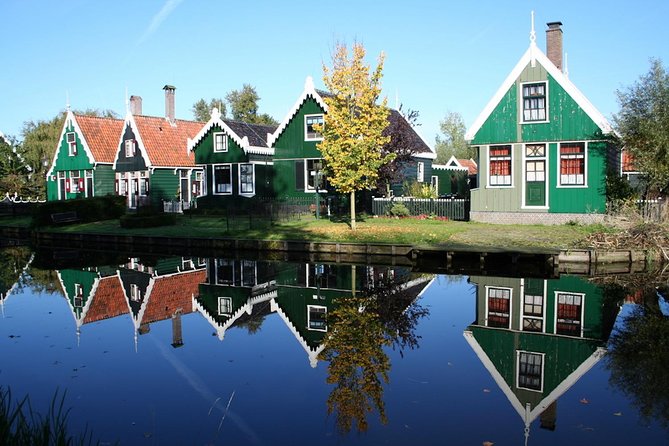 Excursion to the mills of Zaanse Schans - Windmills that once powered Dutch business