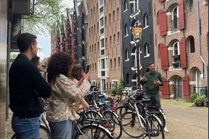 Explore Amsterdam by Bike in the Company of a French Local Guide - Key Points at a Glance