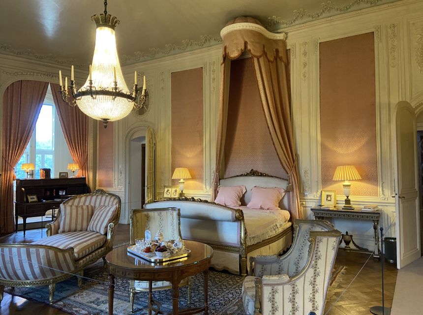 From Amsterdam: Castle De Haar Guided Tour - The castle rooms: lavish, varied, and theatrical