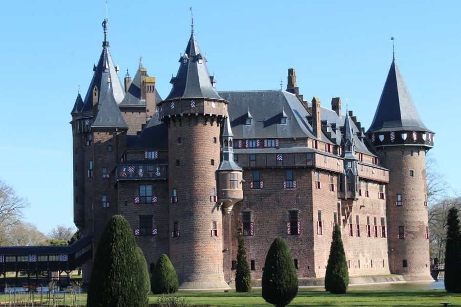 From Amsterdam: Castle De Haar Guided Tour - Meeting at De Ruijterkade 151