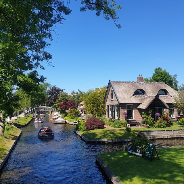 From Amsterdam: Giethoorn Day Trip with Small Electric Boat - Who should choose this Giethoorn trip?