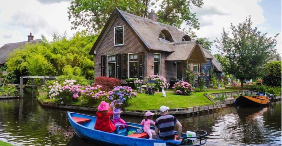 From Amsterdam: Giethoorn Guided Day Trip with Canal Cruise - Key points to know before booking