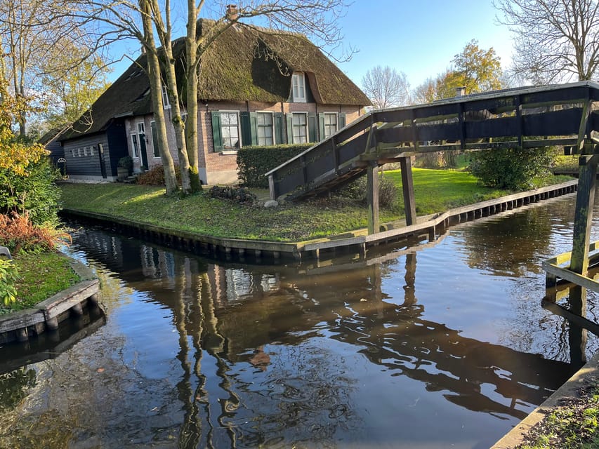 From Amsterdam: Giethoorn Small Group Tour with Boat Ride - Lunch and free time in the village