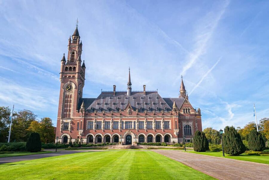 From Amsterdam: Rotterdam, Delft & The Hague Guided Day Tour - Delft and the Royal Delft factory