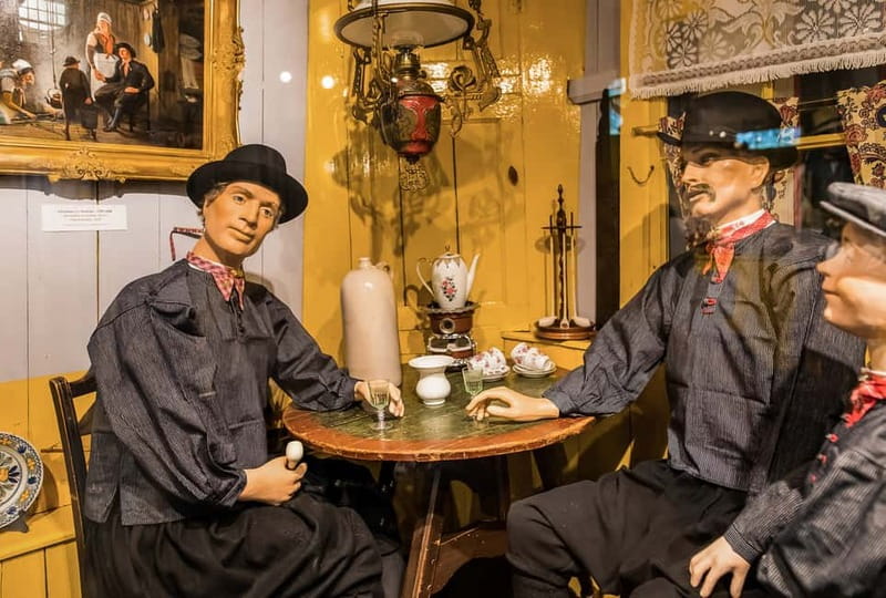 From Amsterdam: Zaanse Schans, Volendam, and Marken Day Trip - Timing, comfort, and group size
