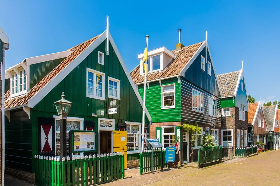 From Amsterdam: Zaanse Schans, Volendam, and Marken Day Trip - Marken, wooden shoes, and old island traditions