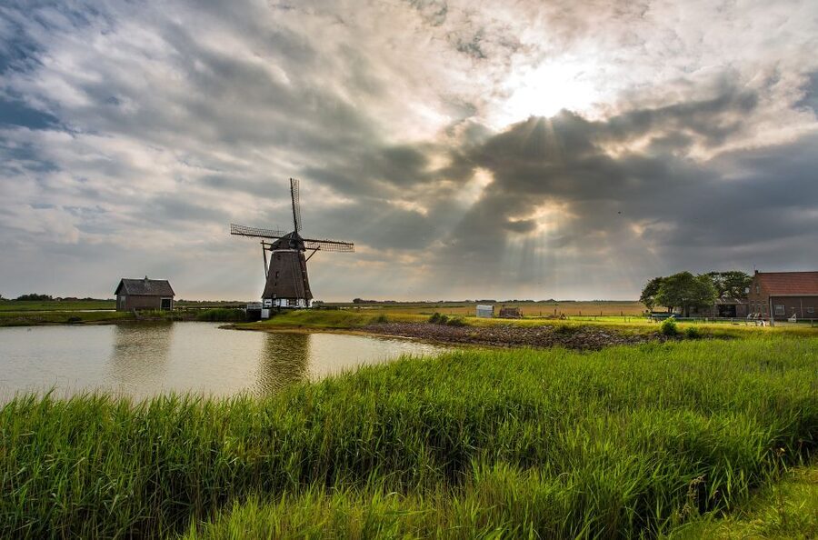 From Katwijk: Kaag Lakes Cruise - The windmills are more than photo stops
