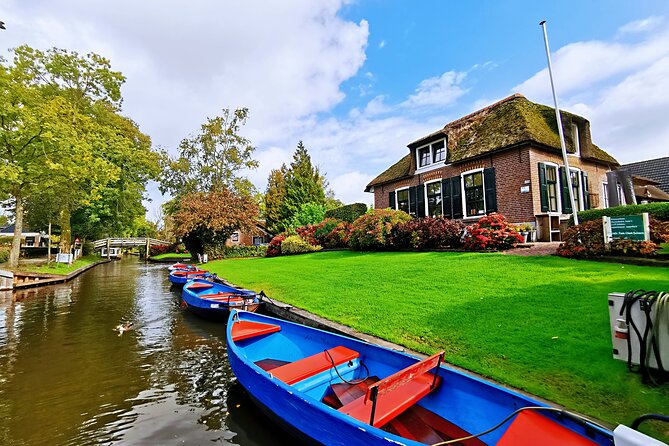 Giethoorn, Afsluitdijk, Zaanse Schans Day Tour Incl Hotel Pick Up - Why this day trip works for curious first-time visitors