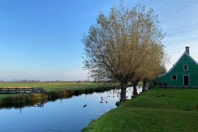 Giethoorn, Afsluitdijk, Zaanse Schans Day Tour Incl Hotel Pick Up - The Mercedes minibus and the long hours on the road