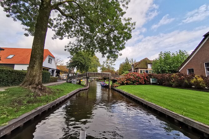 Giethoorn, Afsluitdijk, Zaanse Schans Day Tour Incl Hotel Pick Up - Pickup, timing and what to bring