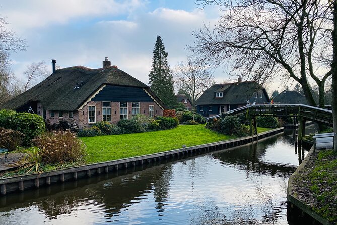 Giethoorn and Zaanse Schans Day Tour Small Group Incl. Boat Ride - Starting from Amsterdam between 7:45 and 8:30