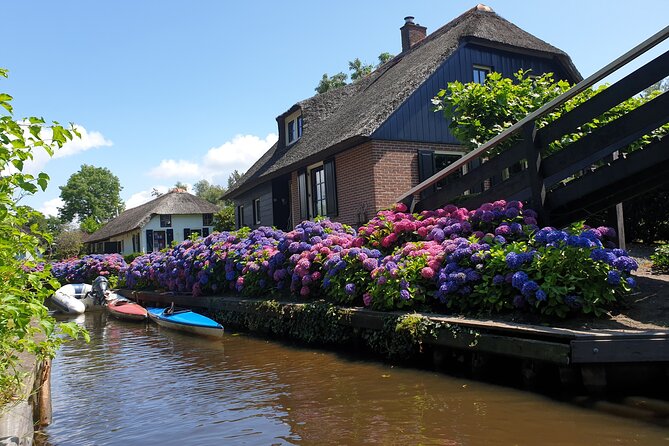 Giethoorn Day Tour from Amsterdam with Small Boat Ride - Lunch and the best use of free time