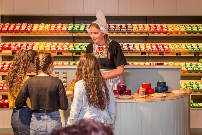 Giethoorn Day Trip from Amsterdam With Cruise and Cheeseplatter - The return to Amsterdam