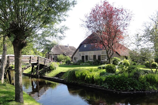 Giethoorn Day Trip from Amsterdam With Cruise and Cheeseplatter - Who will enjoy this day most?