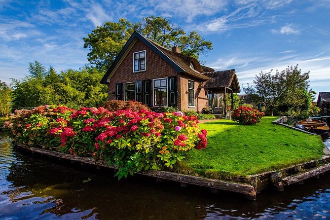 Giethoorn Guided DayTrip from Amsterdam - The drive through Dutch countryside