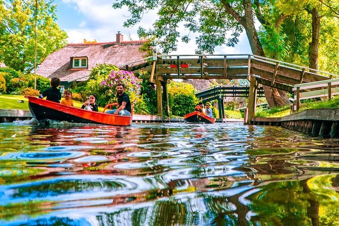 Giethoorn Private Tour & Boat Trip - Booking details worth checking